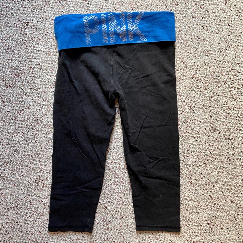 VS PiNK Cropped Yoga Pants